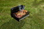⁦شواية Weber® Go-Anywhere Portable Charcoal BBQ⁩ - الصورة ⁦2⁩